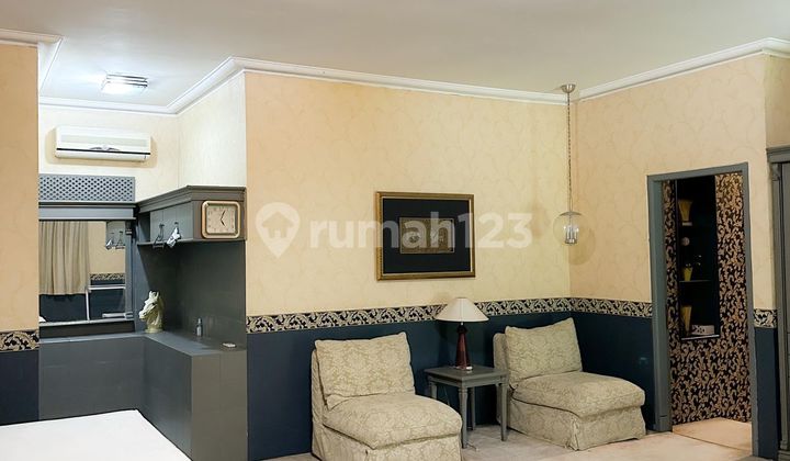 Dijual Rumah Villa Luas dan Nyaman di Daerah Setiabudi 2