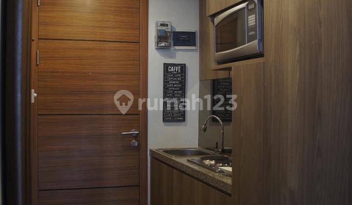 For Sale: Beverly Furnished Apartment, Excellent Condition 2