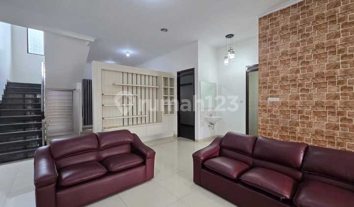 Batununggal House Very Well-Maintained 2