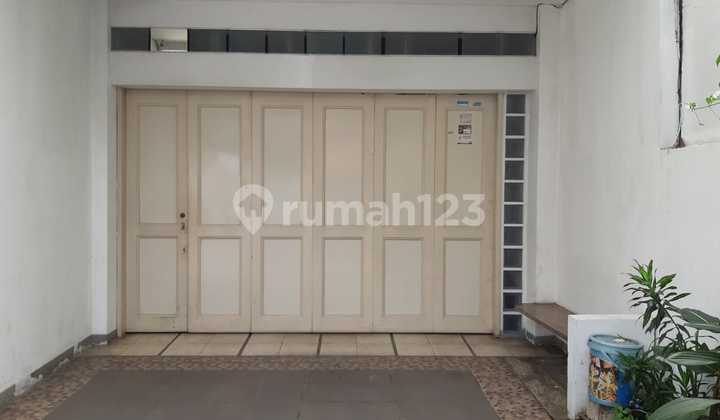 Dijual Rumah 2Lt Bagus Nyaman di Jln Lombok 2