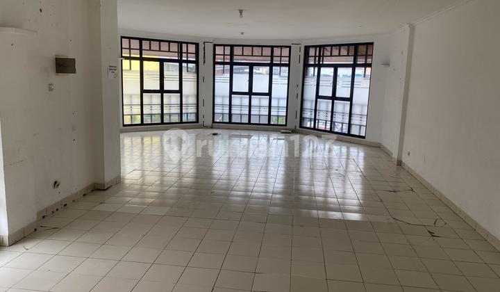 For Rent: Super Premium and Strategic Shop House in Front of Mall For Rent: Super Premium and Strategic Shop House in Front of Mall