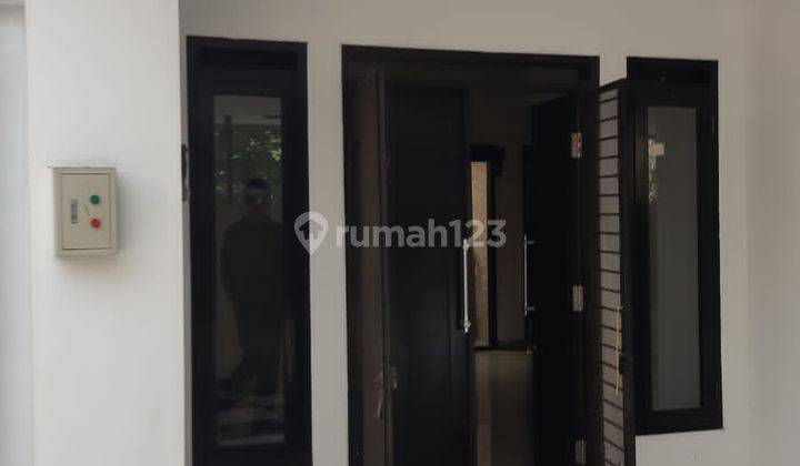 Rumah 1 Lt Di Tki3 Blok E(jalan Utama Di Komplek Perumahan Blok E) 2