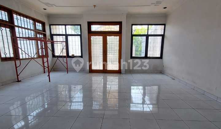 Dijual/Disewakan Ruko. Moh. Toha 3 Lantai