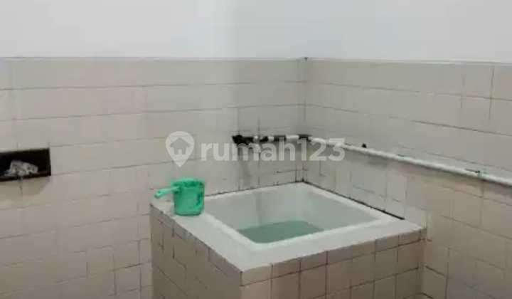 Large House Suitable for Business in North Karasak, Bandung 2