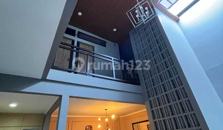 Rumah Minimalis 2 Lantai Furnish di Dayana Summarecon Bandung
