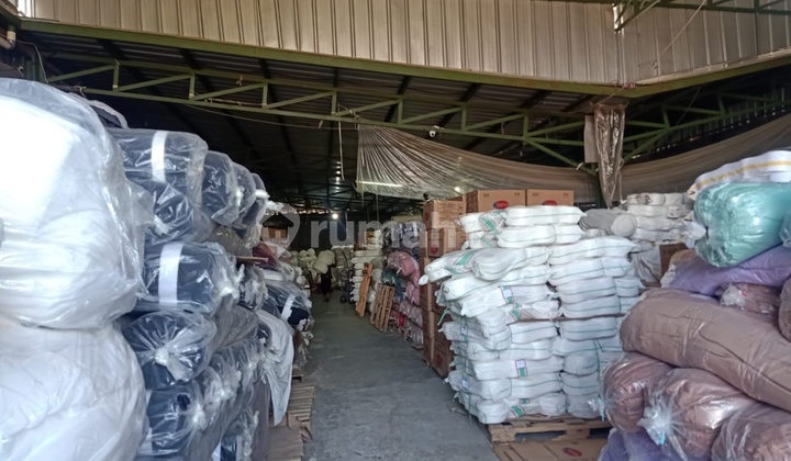 Gudang Besar Terawat di Cipatik, Bandung  4
