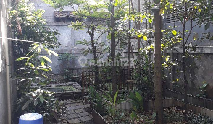 Ruang Usaha Strategis Terawat di Surya Sumantri, Bandung 3