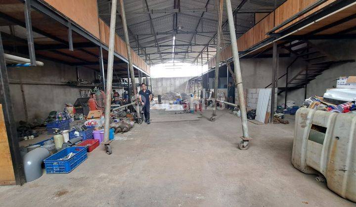 Gudang Strategis di Burujul Jalan Tengah 4