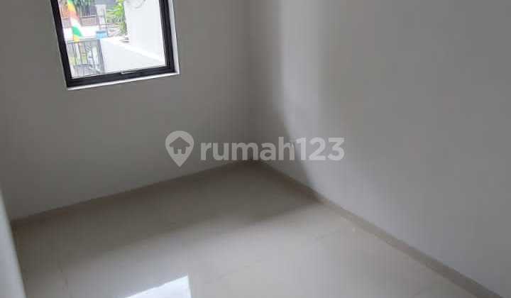 Rumah Baru Lux Strategis Akses Tol di Istana Regency 1