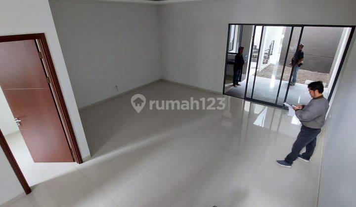 Rumah Baru Lux Strategis Akses Tol di Istana Regency 1