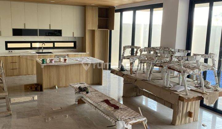 Rumah Mewah Lux Baru Kolam Renang Furnish di Setra Duta 8