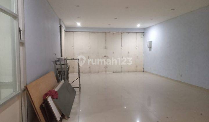 Dijual Ruko Strategis 3 Lantai View Transmart di Jalan Laswi 9