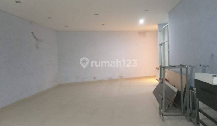 Dijual Ruko Strategis 3 Lantai View Transmart di Jalan Laswi 16