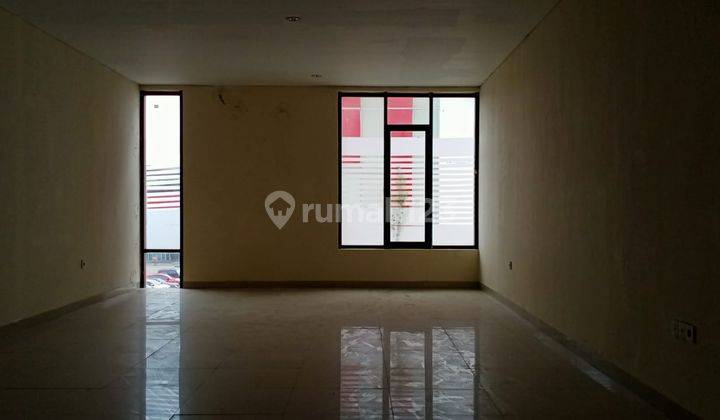 Disewakan Ruko Strategis Siap Usaha di Depan Komplek Transmart  3