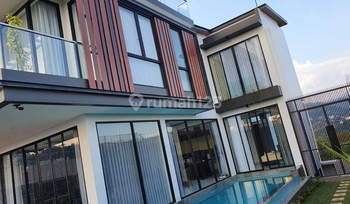 Dijual Cepat Rumah Baru Furnish Kolam Renang di Citra Green Dago 1