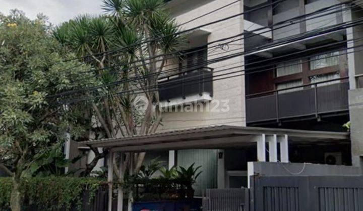 Dijual Rumah 3 Lantai Nyaman Asri Modern di Mekarwangi 1