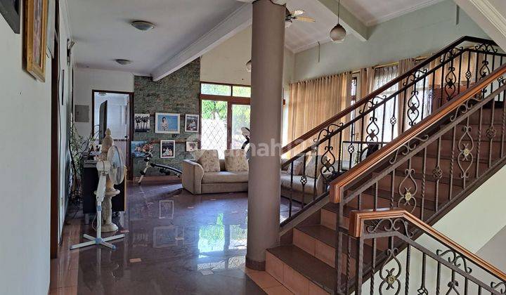 Dijual Turun Harga Rumah Lux Furnish 3 Lantai di Mekar Wangi 1