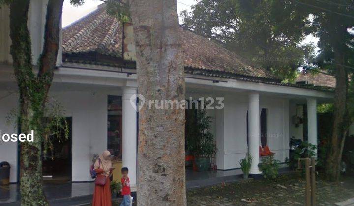 Disewakan Rumah Sedang Renov Strategis di Sayap Riau 1