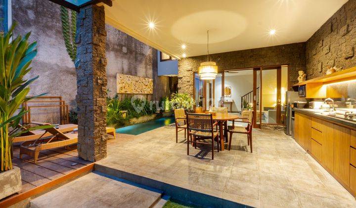 Rumah Villa Keren Mewah Siap Huni di Canggu Bali 2