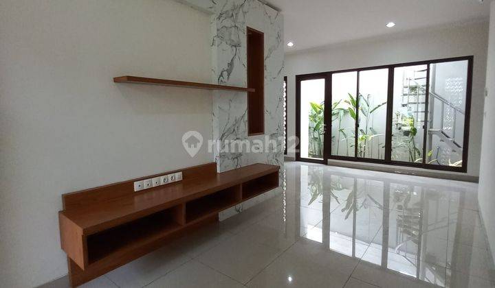 Rumah Keren Minimalis di Cynthia Summarecon Bandung 2