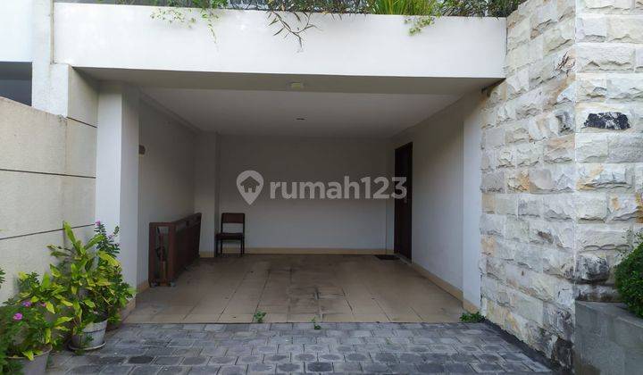 Large Luxurious House Ready to Live in in Sesetan Denpasar 2