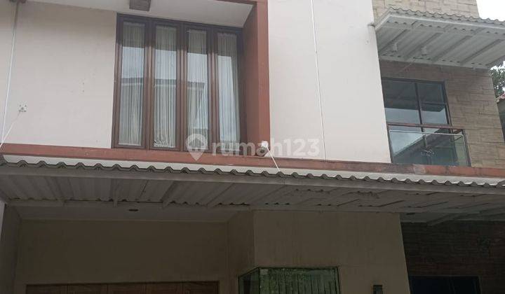 Rumah Besar Modern Minimalis di Jalan Terusan Sutami 1