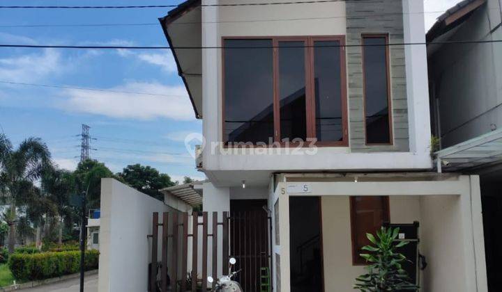 Rumah Hook Minimalis Nyaman di Buah Batu Square 1