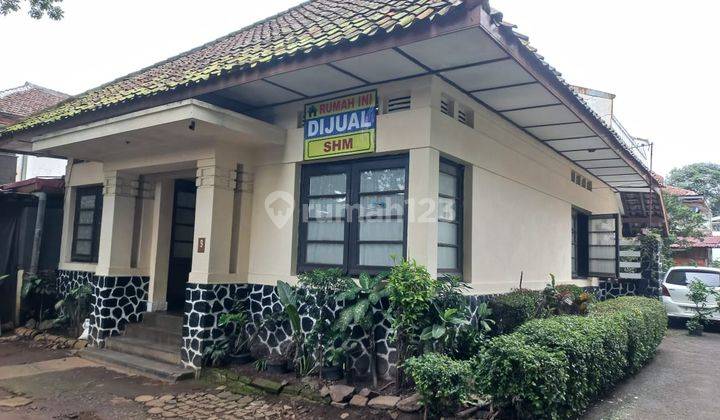 Rumah Lama Strategis Hitung Tanah di Sayap Pajajaran 1