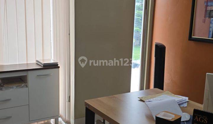 Rumah Bagus Nyaman Strategis Cocok Kantor di Taman Mekar Abadi 2