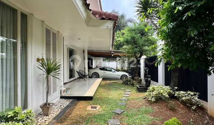 Rumah Klasik Cantik di Permata Hijau Jakarta Selatan 2