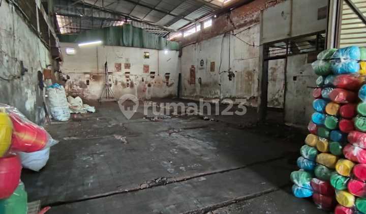 Pabrik Plasik Aktif Strategis di Holis Bandung