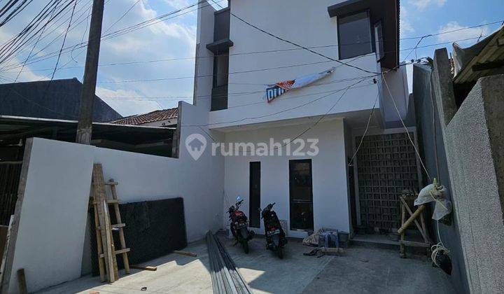 Rumah Baru Minimalis di Taman Kopo Indah 2 1