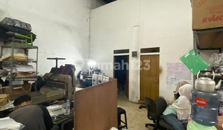 1-Story Shop/House/Warehouse Suitable for Showroom in Pungkur Area, Located in the Central Automotive District of Bandung 2