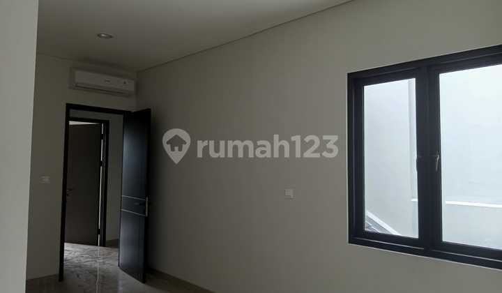 Rumah Siap Huni Terenovasi di Cluster Flora Summarecon Bandung 2
