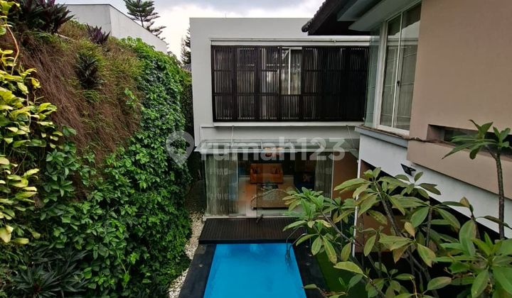 Premium House With Pool Kota Baru Parahyangan