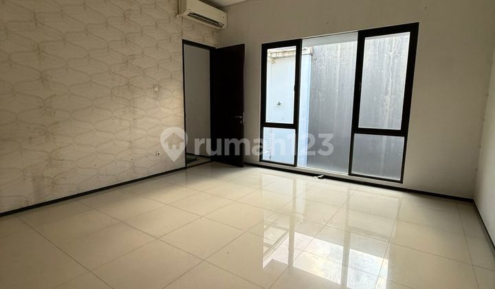 Rumah Modern Minimalis Siap Huni di Singgasana Pradana Bandung 2