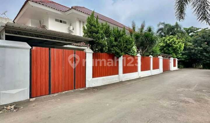 Rumah Klasik Cantik di Permata Hijau Jakarta Selatan