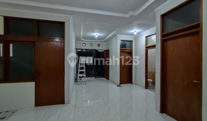 Ready-to-Occupy House in Taman Kopo Indah 3 Bandung