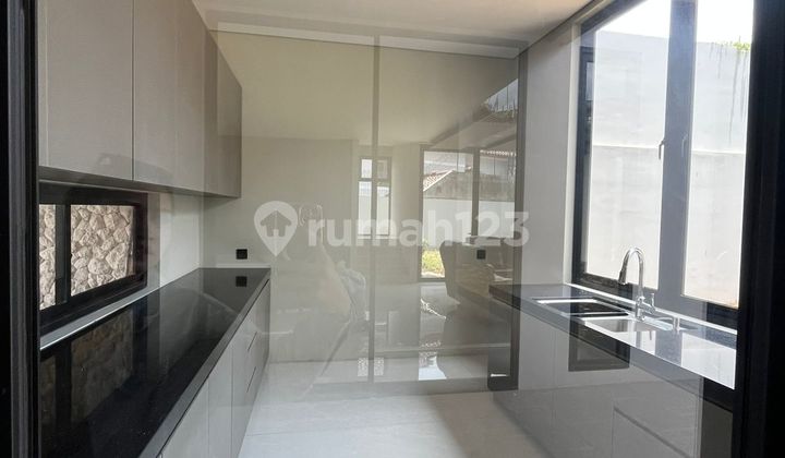 New Modern Minimalist Luxury House in Setiabudi Regency Bandung 2