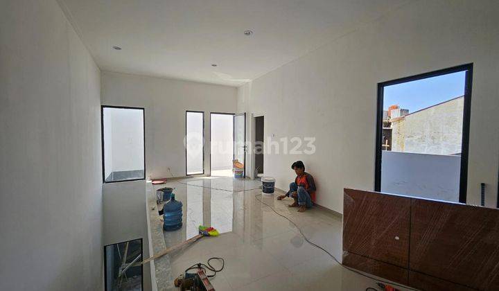 Rumah Baru Minimalis di Taman Kopo Indah 2 2