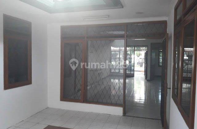 Rumah Asri Siap Huni Dalam Komplek di Batununggal Indah 2