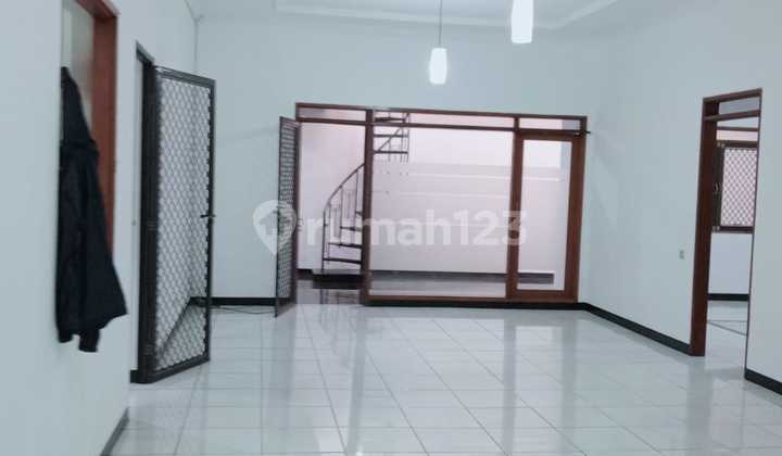 Rumah Siap Huni Bisa Untuk Kantor di Mekar Wangi Bandung