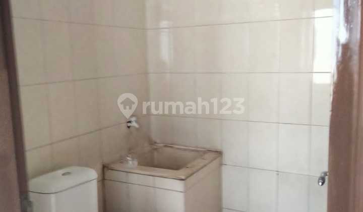 Strategic Ready-to-Use Shop House on Mainroad Sudirman Bandung Strategic Ready-to-Use Shop House on Mainroad Sudirman Bandung