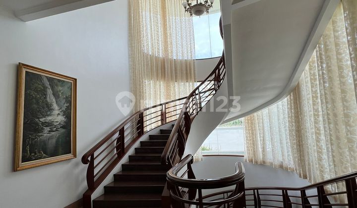 Classic Luxury House in North Bandung 2