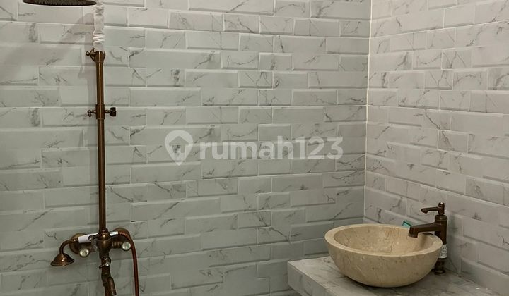 Rumah Bagus Terawat Asri di Cipaku Bandung 2