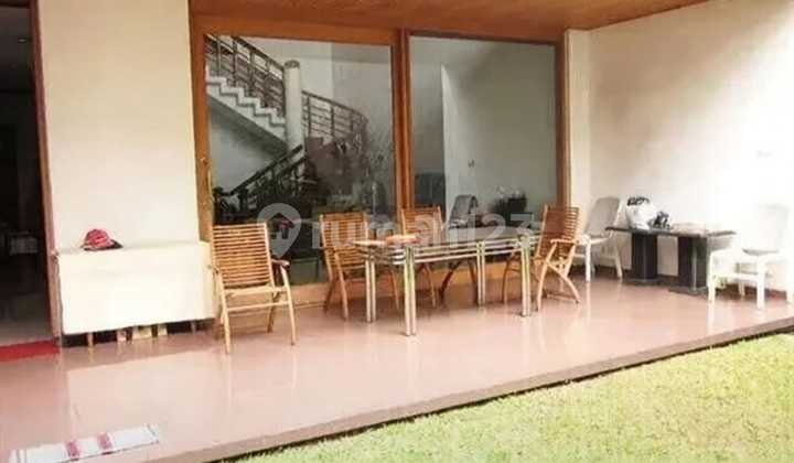 Strategic Large House on Mainroad Setiabudi Bandung Strategic Large House on Mainroad Setiabudi Bandung