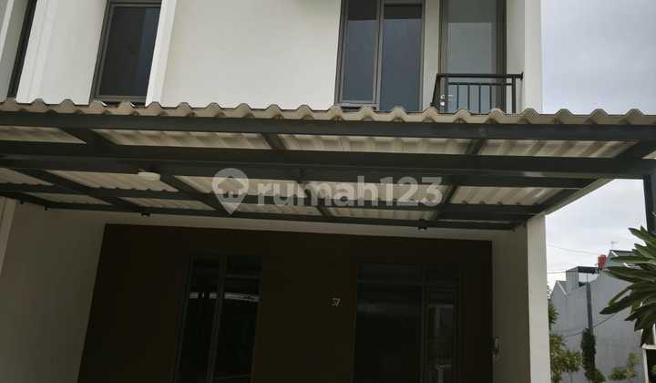 Ready-to-Live New House in Gardenville Taman Kopo Indah 5