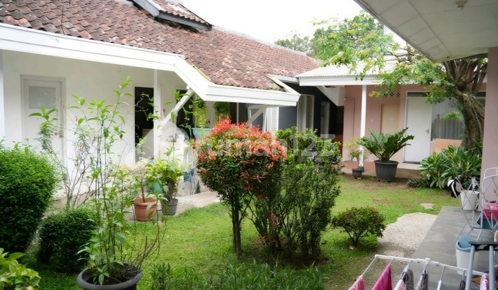 Spacious Strategic House in Sayap Dago Bawah Bandung Spacious Strategic House in Sayap Dago Bawah Bandung