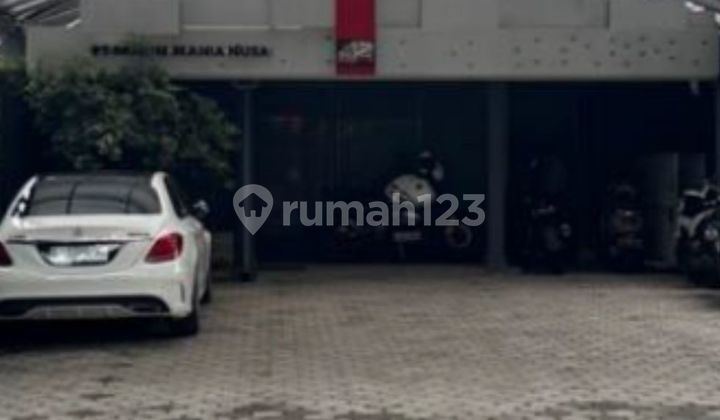 Strategic Affordable House on Ambon Street, Bandung