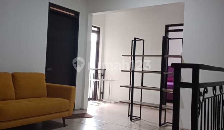 Rumah Furnish dengan Kolam Renang di Simarana Kbp 2